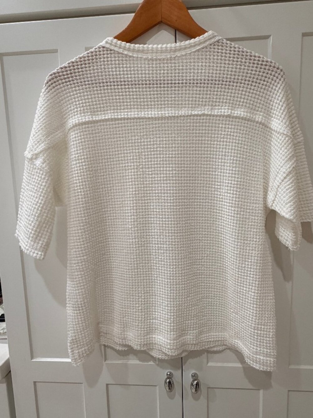 White Waffle Knit Short Sleeve Top Pocket Relaxed Fit Size S - Picture 2 of 4